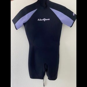 Neosport women’s 3mm shorty wetsuit size 8